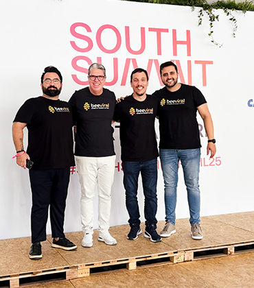 L-R : Deivison Vieira, Beeviral | Marketing Tech Outlook | Top Member Get Member Platform in Latin America